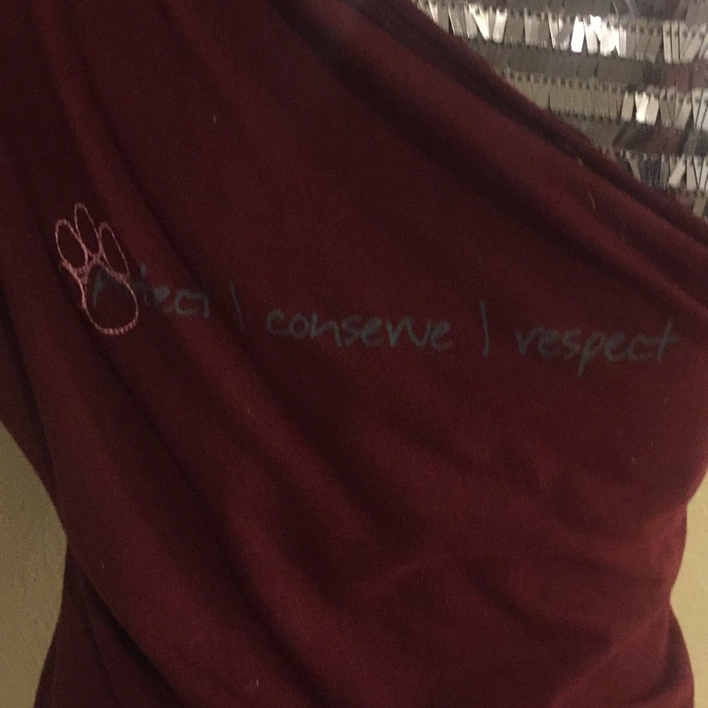 NWT Do U Speak Green Plum One-Shoulder Tee! - Picture 5 of 6